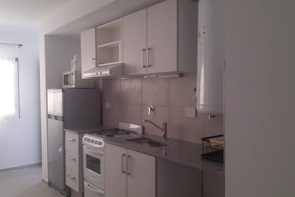 Departamento Calle Mendoza Albus -Acceso Rapido Ruta 22 General Roca Exterior photo